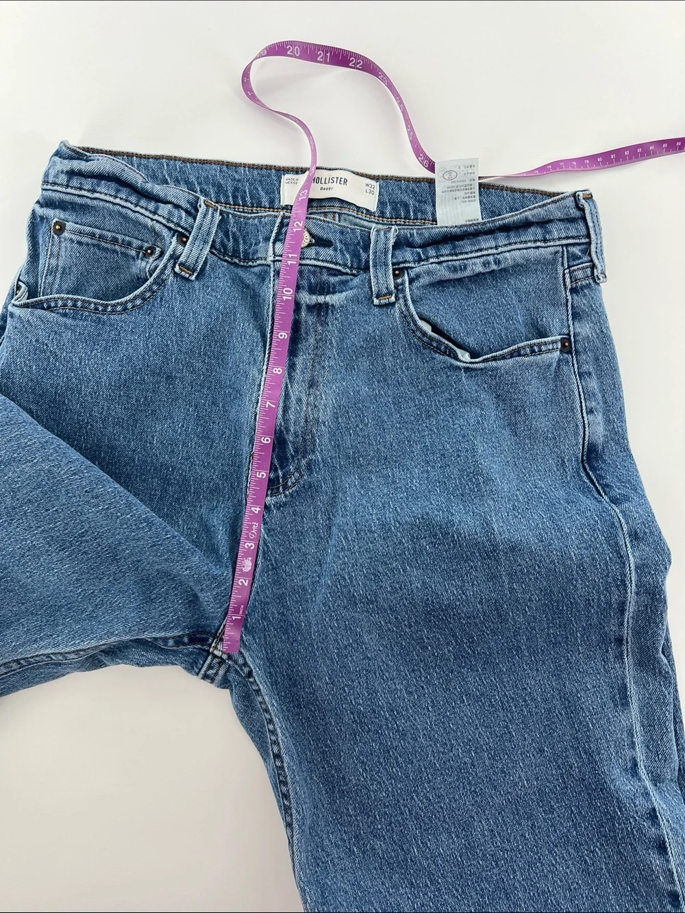 Hollister Classic Straight Leg Jeans in Medium Blue Wash staple classic skater